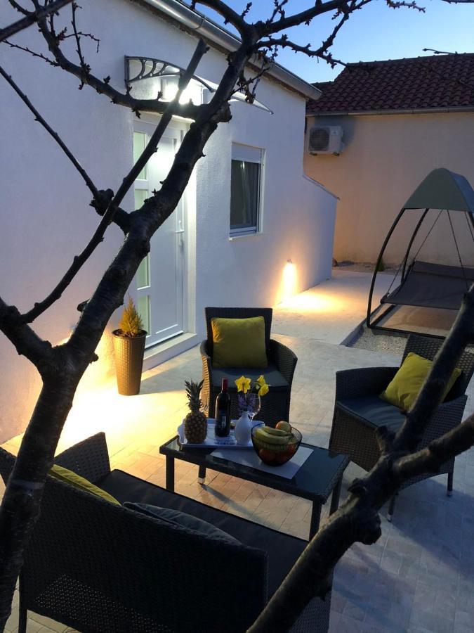 Apartman Ana Apartment Crno ภายนอก รูปภาพ