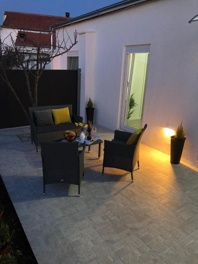 Apartman Ana Apartment Crno ภายนอก รูปภาพ