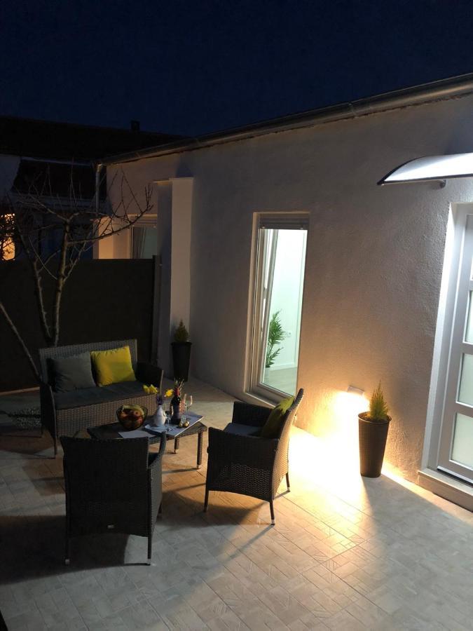Apartman Ana Apartment Crno ภายนอก รูปภาพ