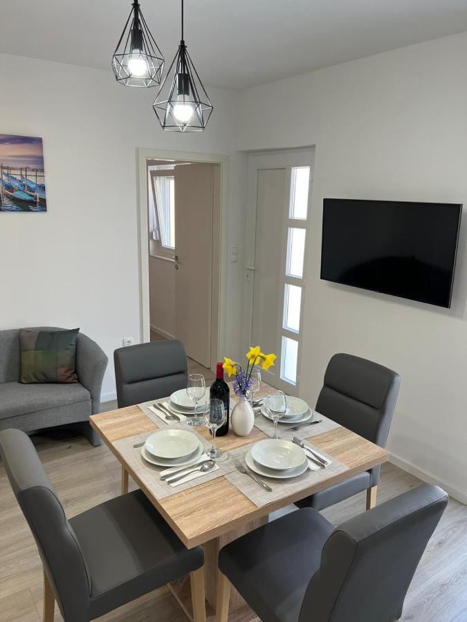 Apartman Ana Apartment Crno ภายนอก รูปภาพ